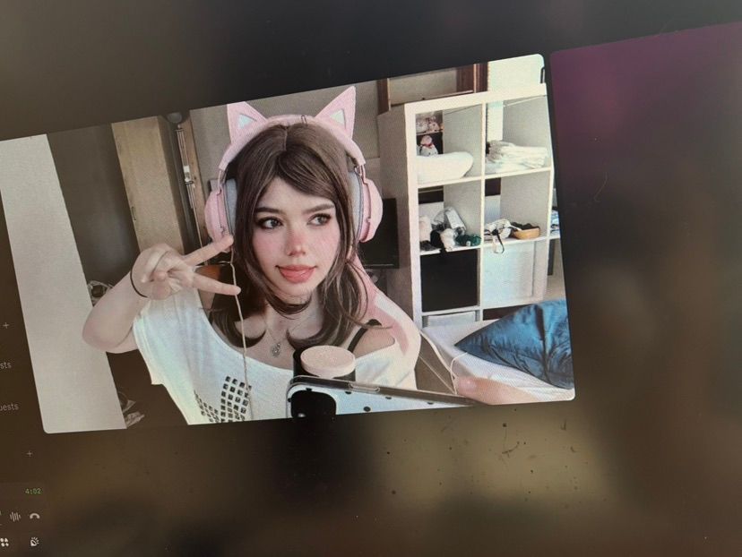 video chat w me now :<