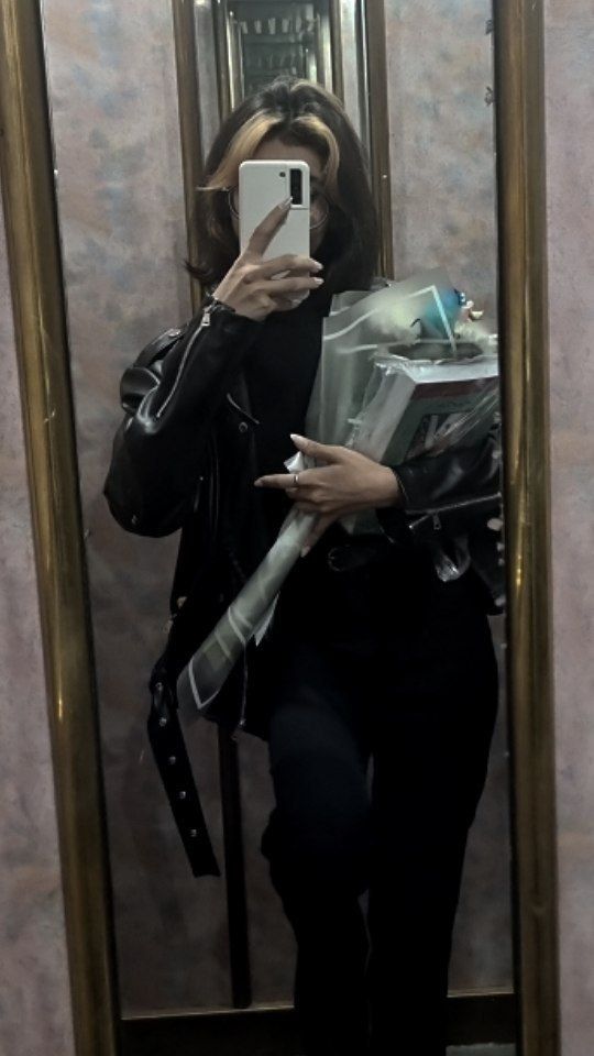 <3