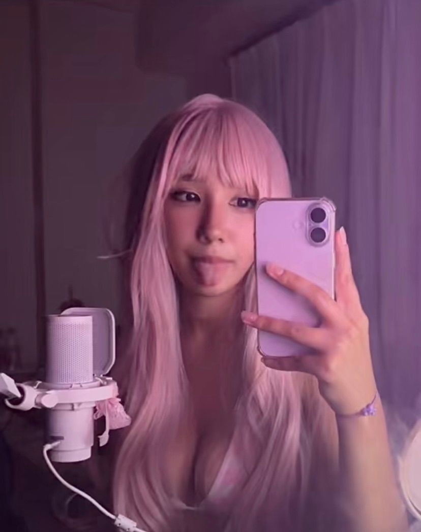 available for selfies<3