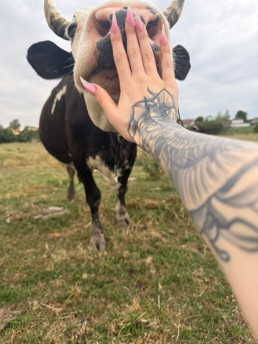 <3