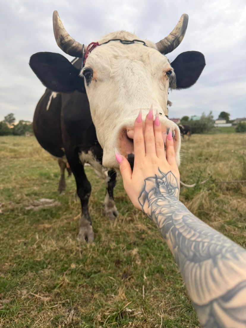 <3
