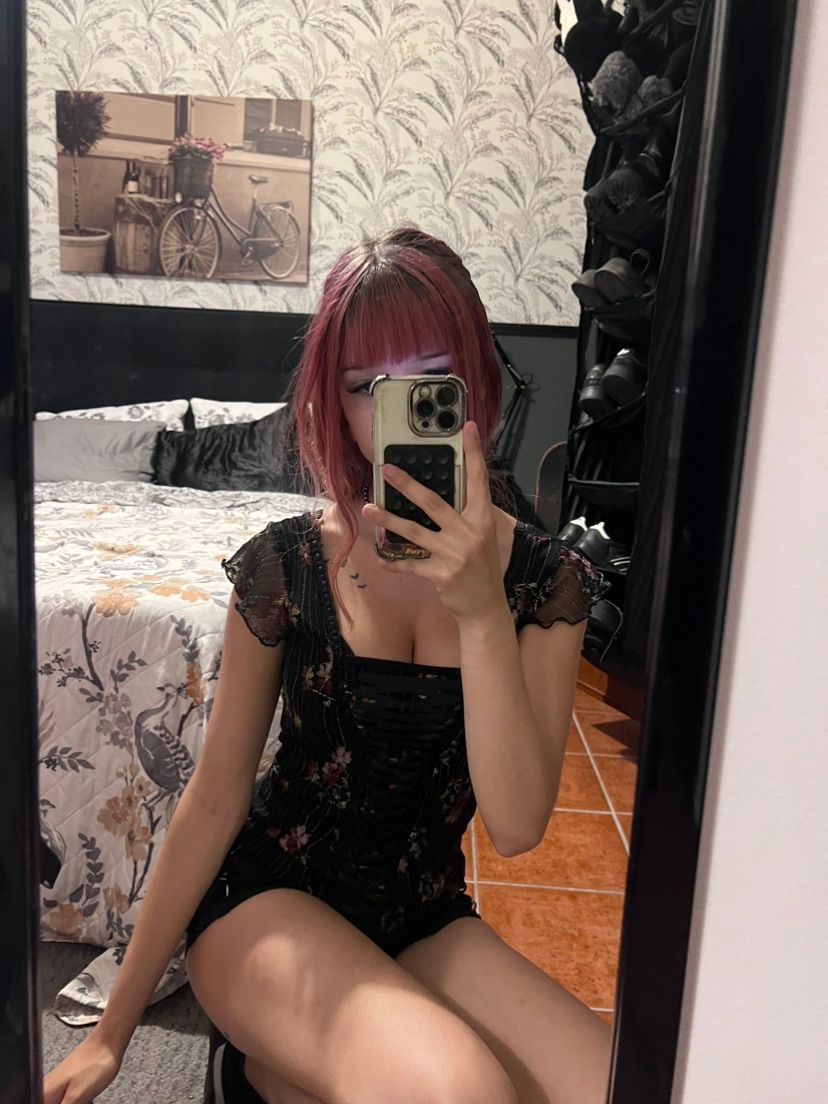 Available for selfies and videocals right now❤️❤️