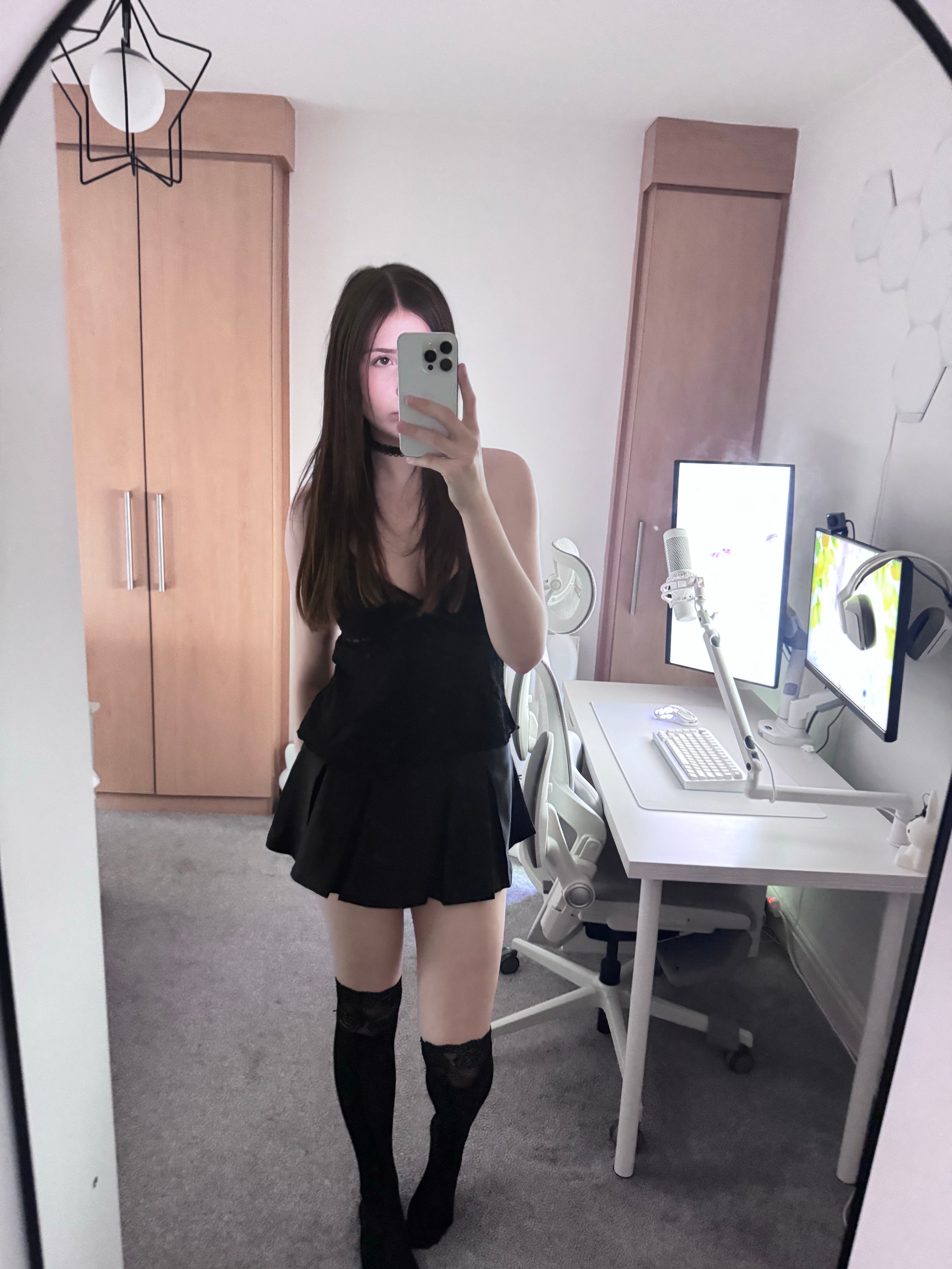 texting, pictures n games <3