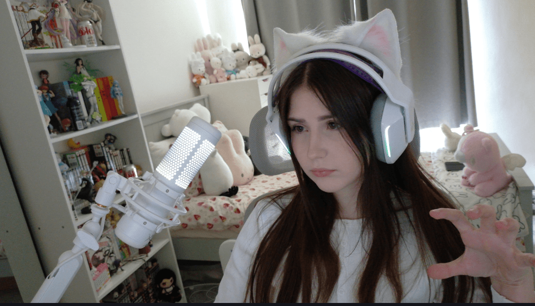 videocalls, texting and games<3