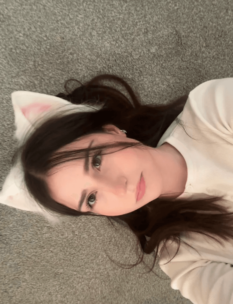 videocalls, gaming and texts<3