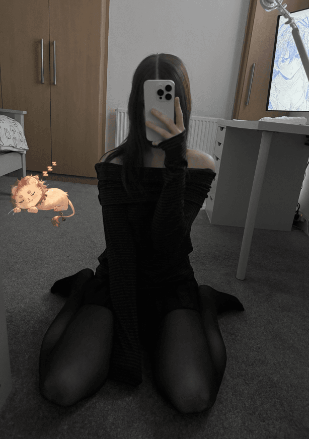 texting, pictures n games<3