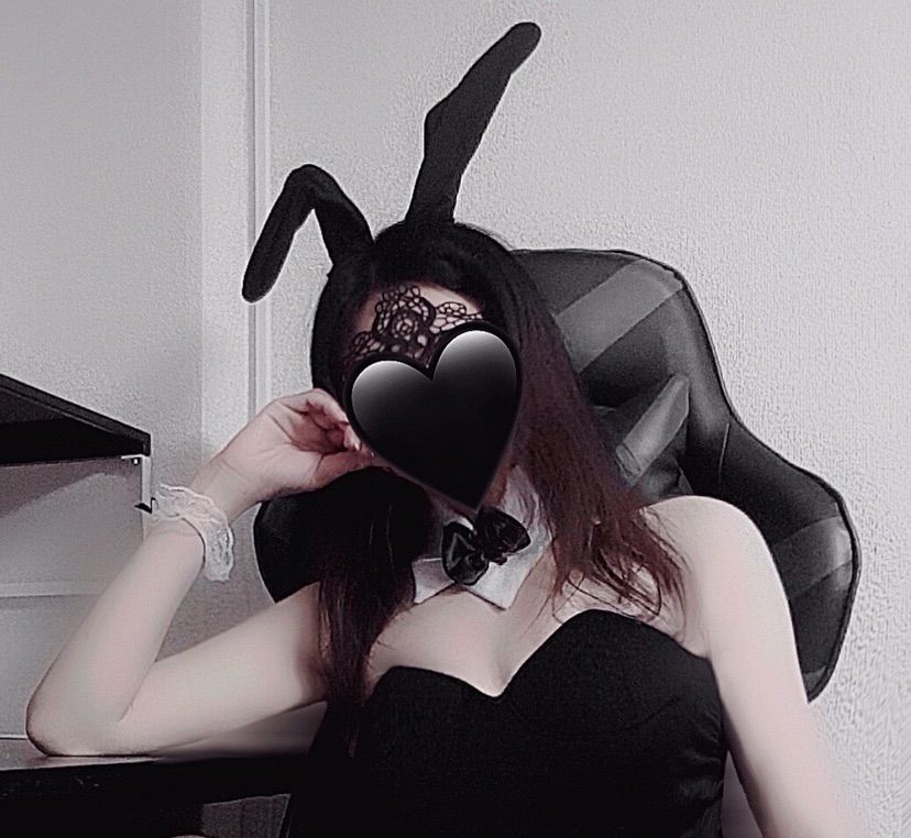 Japanese girl is here for you (*´˘`*)