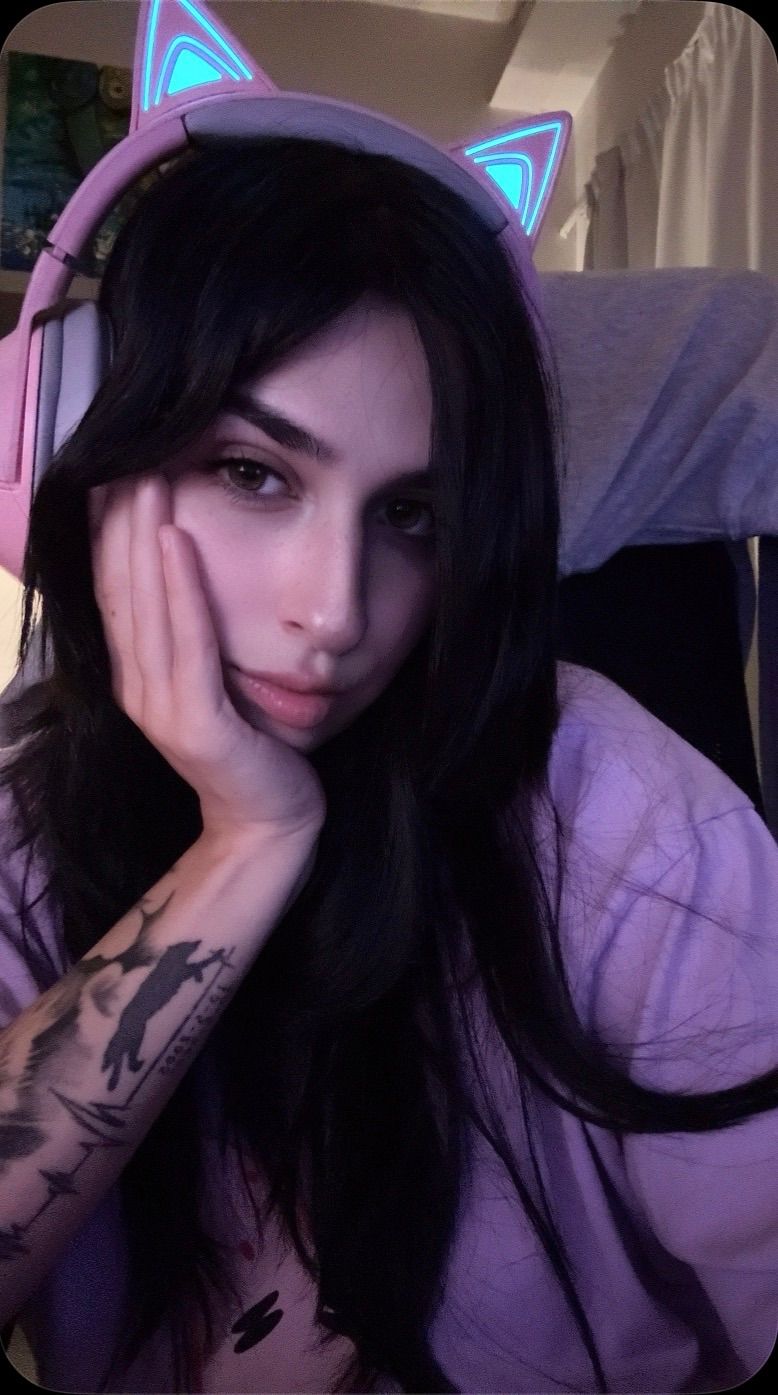 hit me up to play guysss im available 🤗❤️
