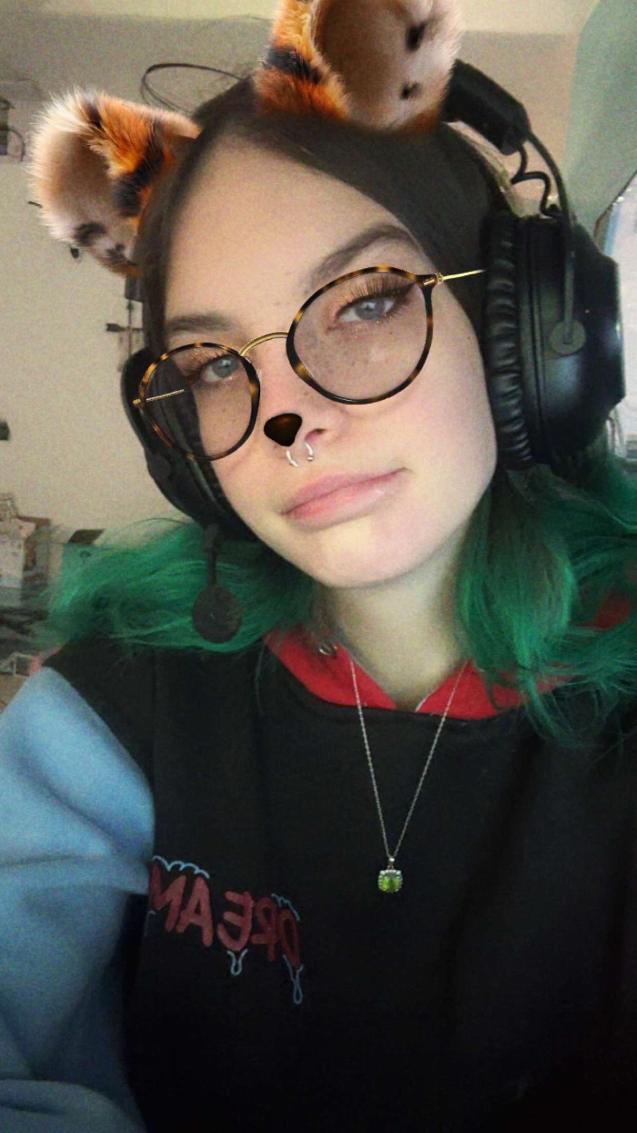 Your local gamer girl ready for orders :3