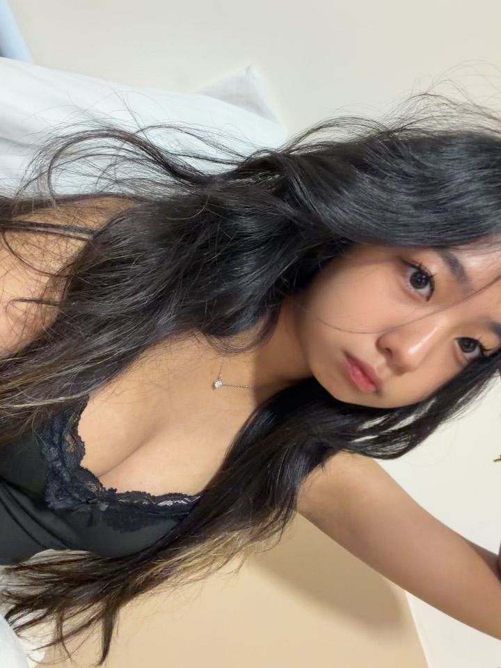 Hi! msg me dont be shy:)