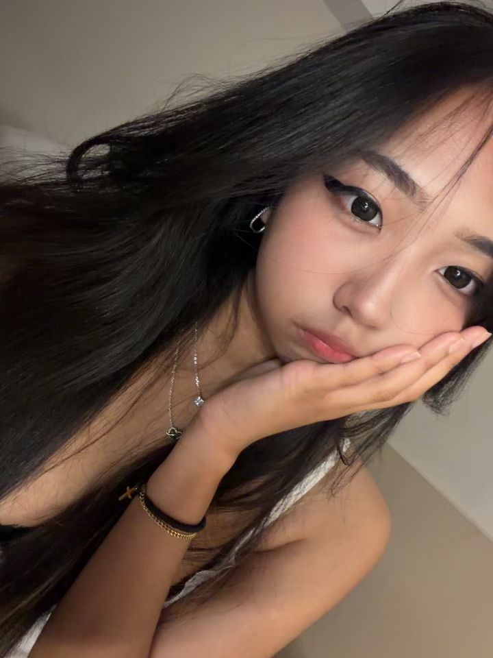 Selfies/vids hmu!