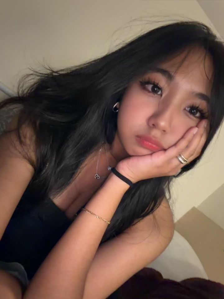 selfies/vidcalls?
