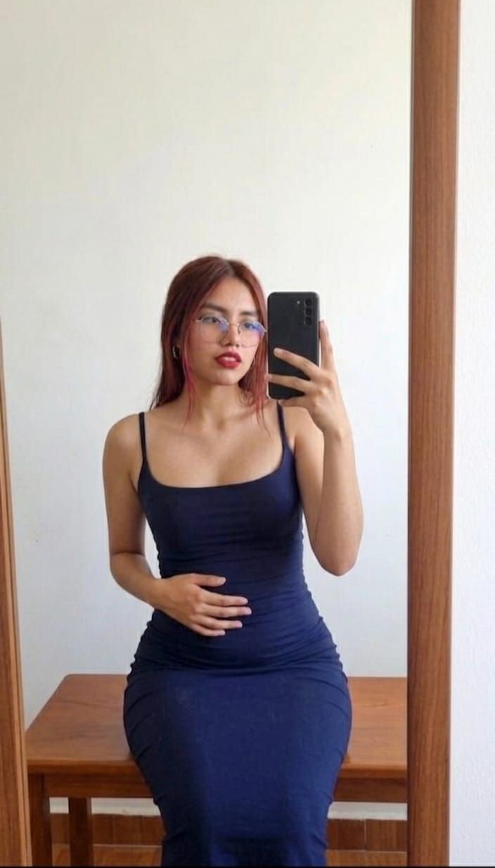 hi, custom pics, selfies and vids🥰