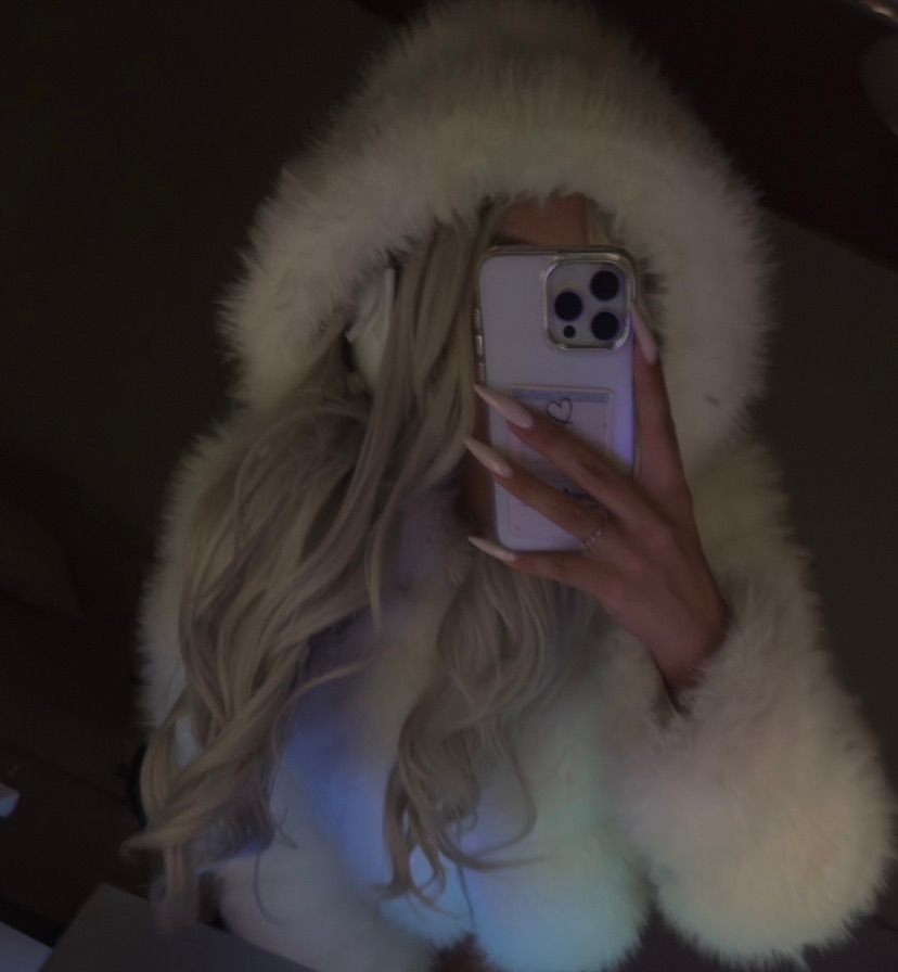 texting/selfies