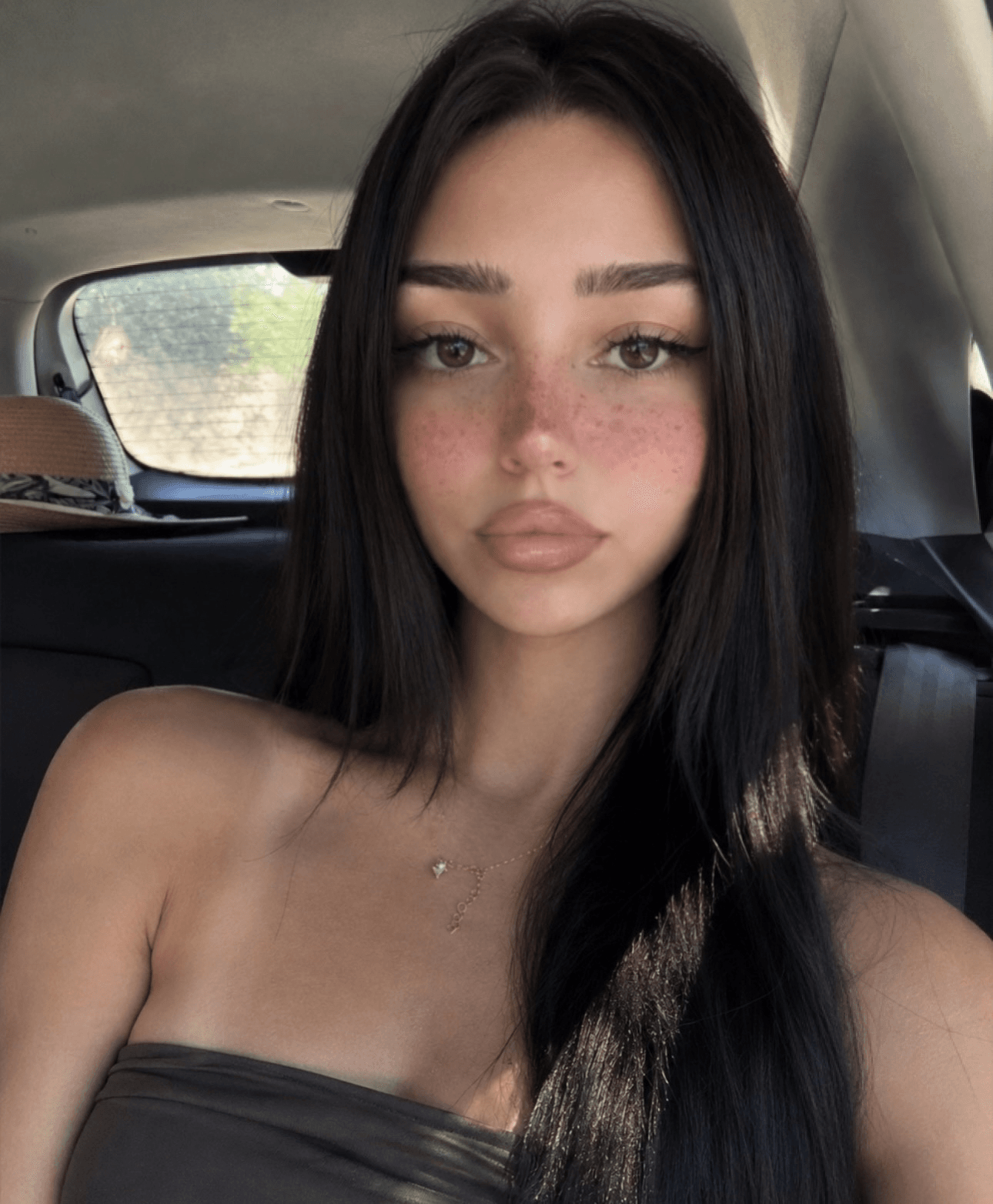 <3