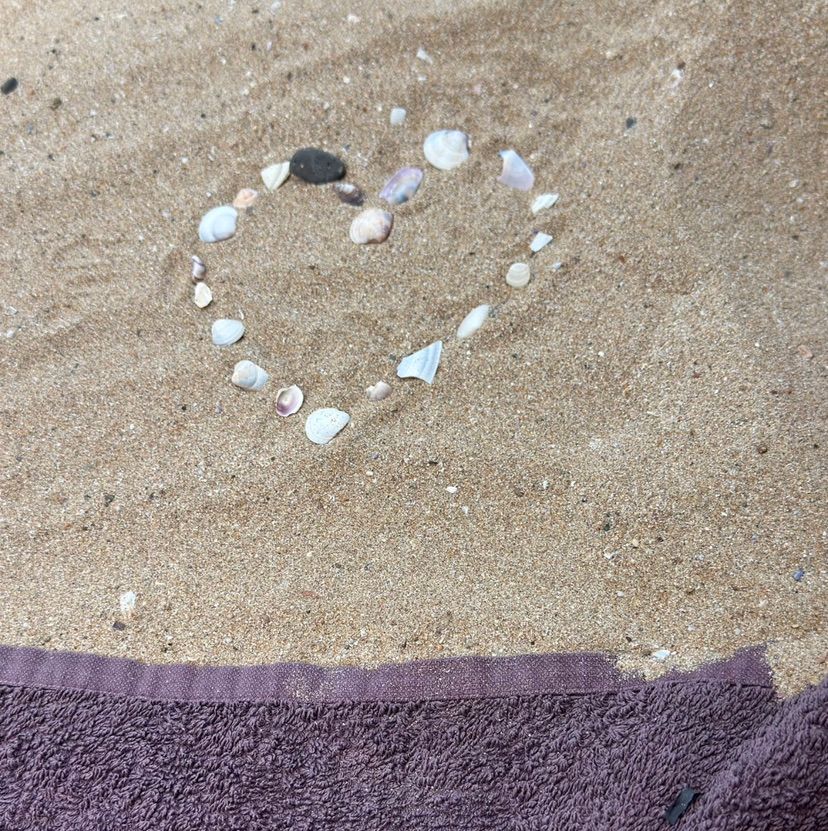 <3