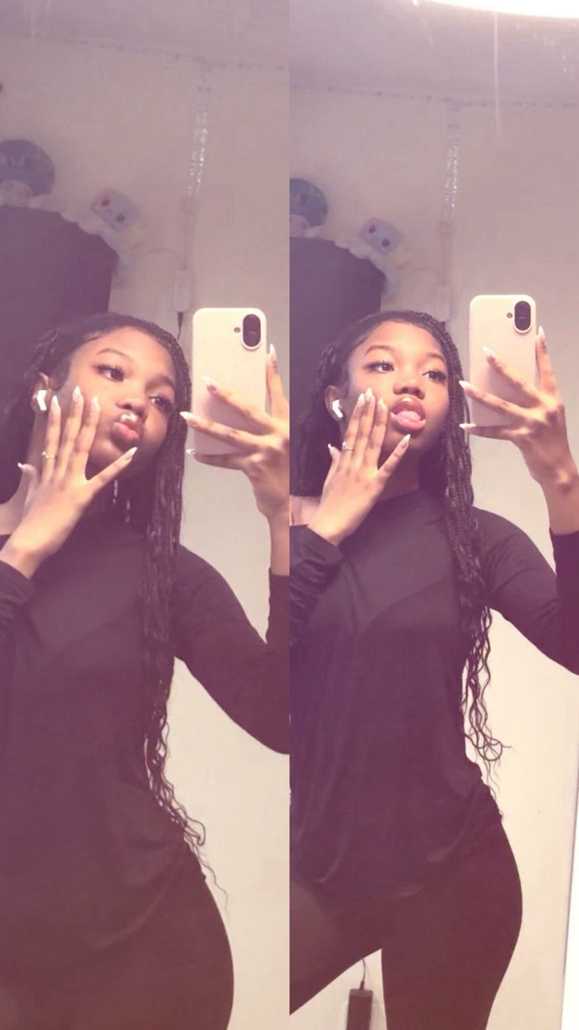 heyyy still available for selfies dm me 🤭