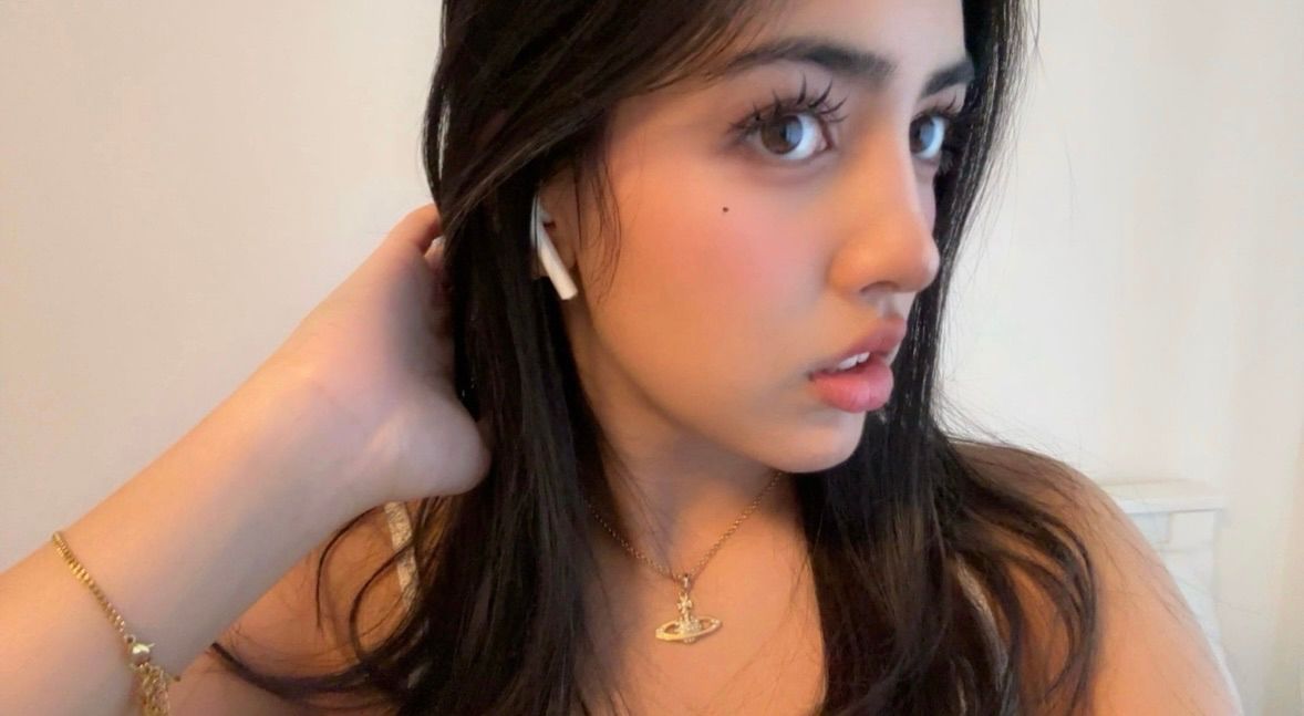 >.<