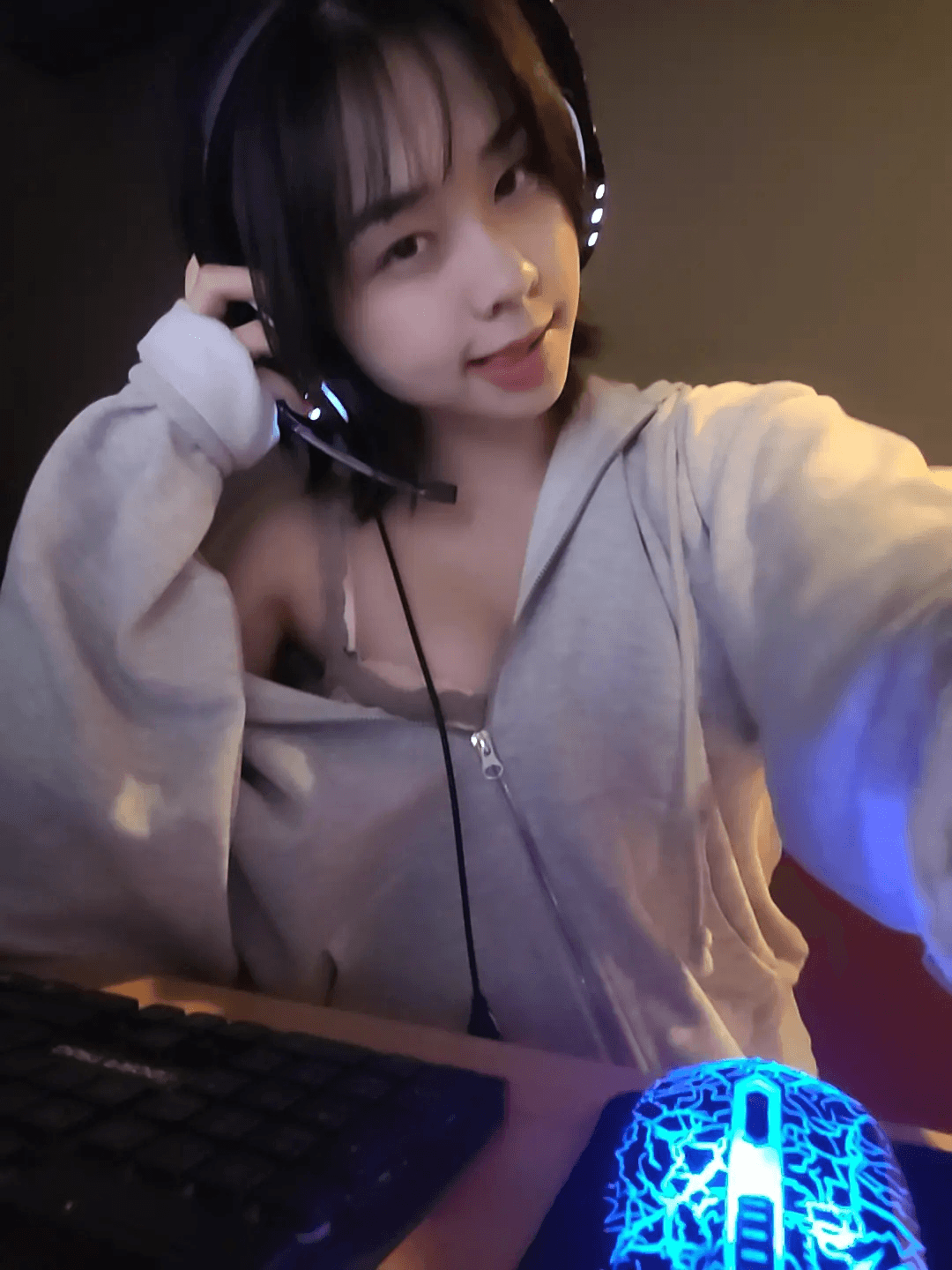 rawr I'm avaliable <3