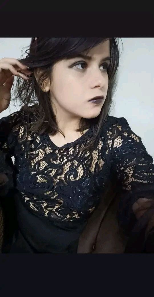 🖤 Selfie service available 🖤