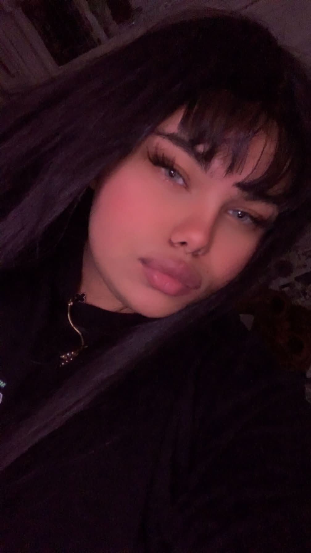 Come say hi 🖤