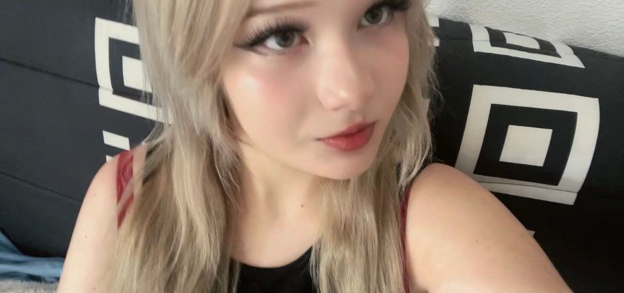 Available for picture and vidcalls :3
