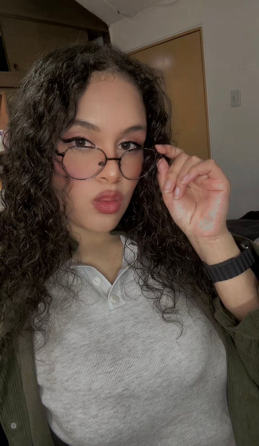 hey hey what are u doing tonight? 👀