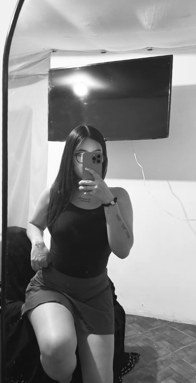 heyyy dm mee