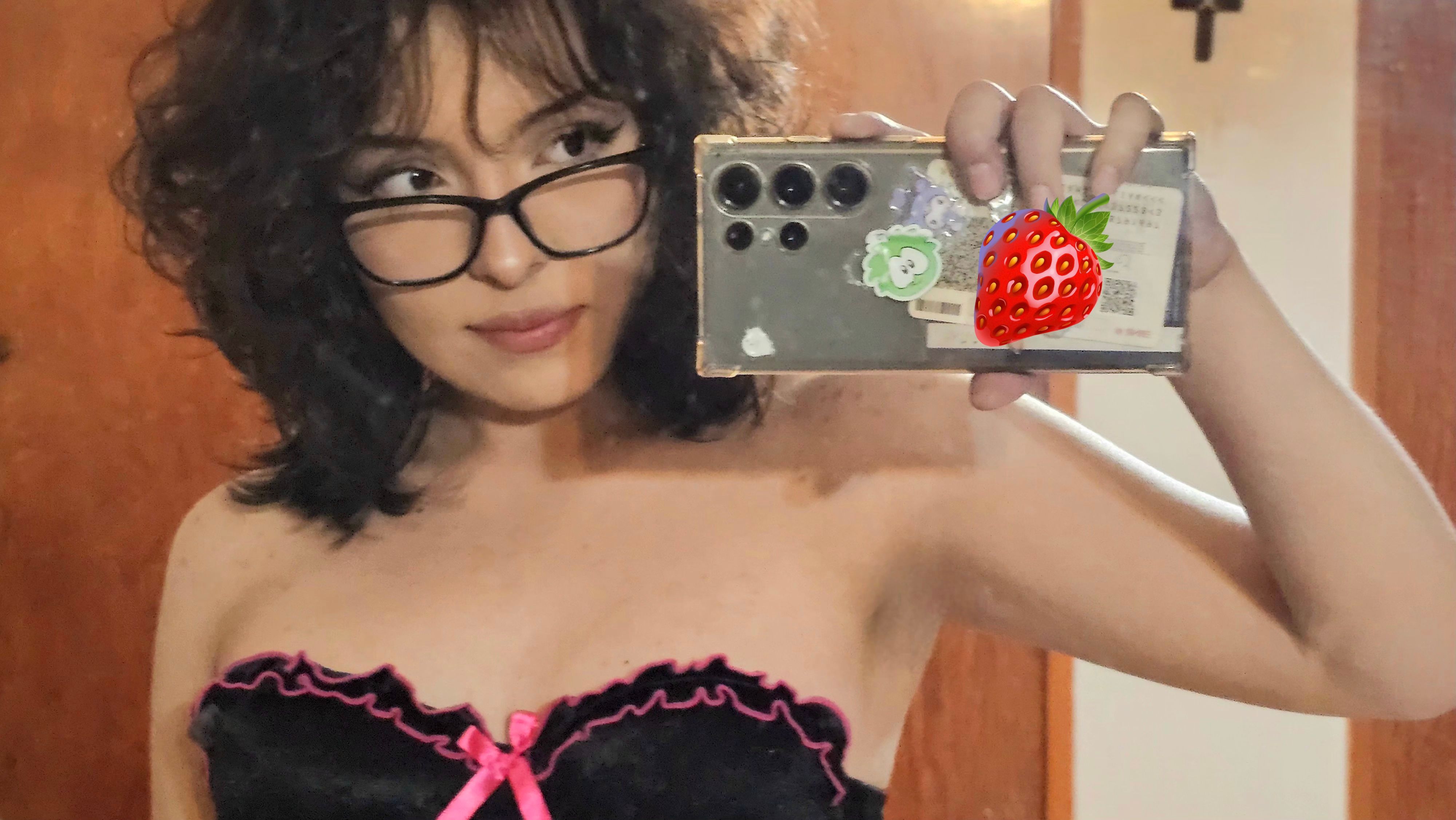 Available for selfies! ^u^