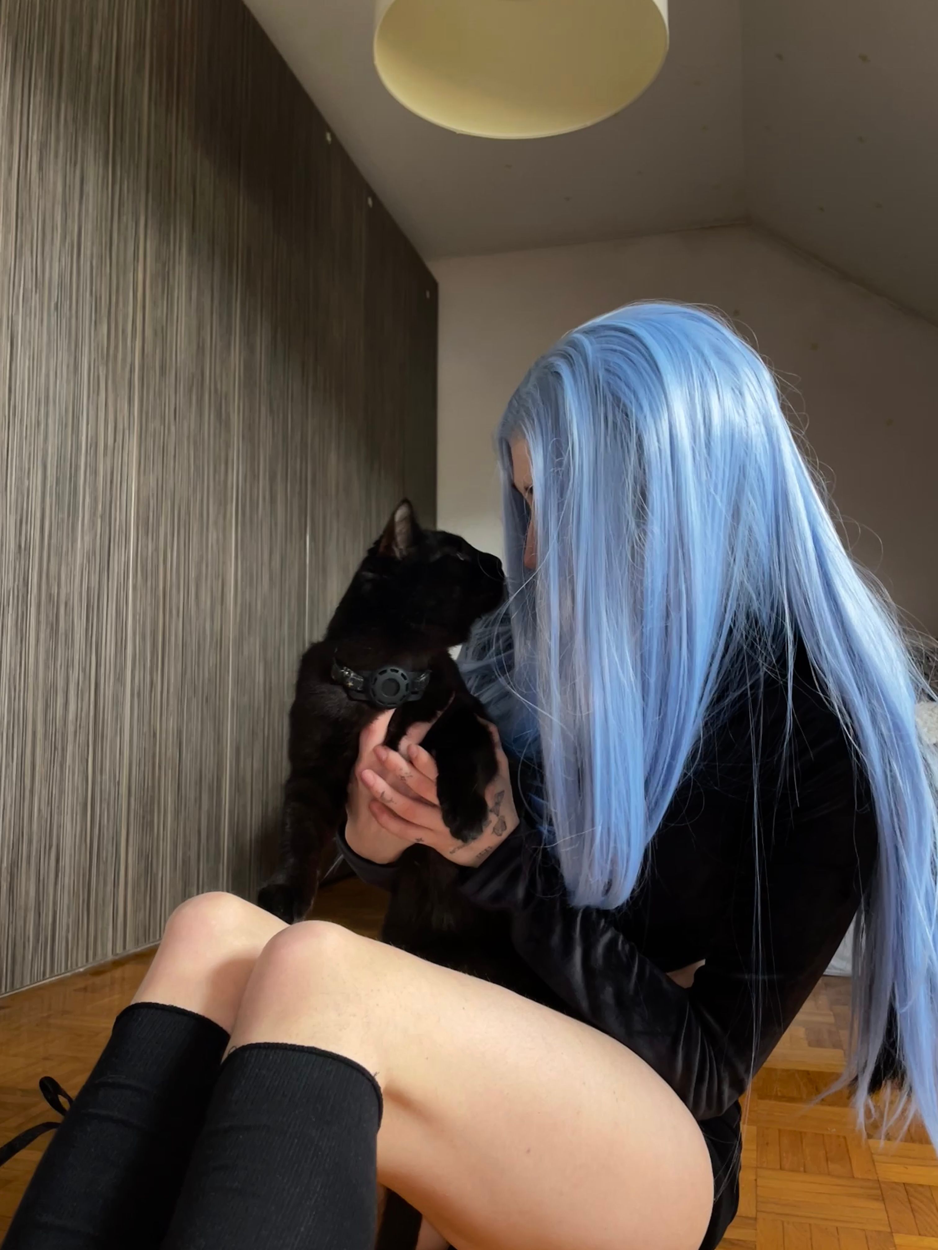 online right now♥