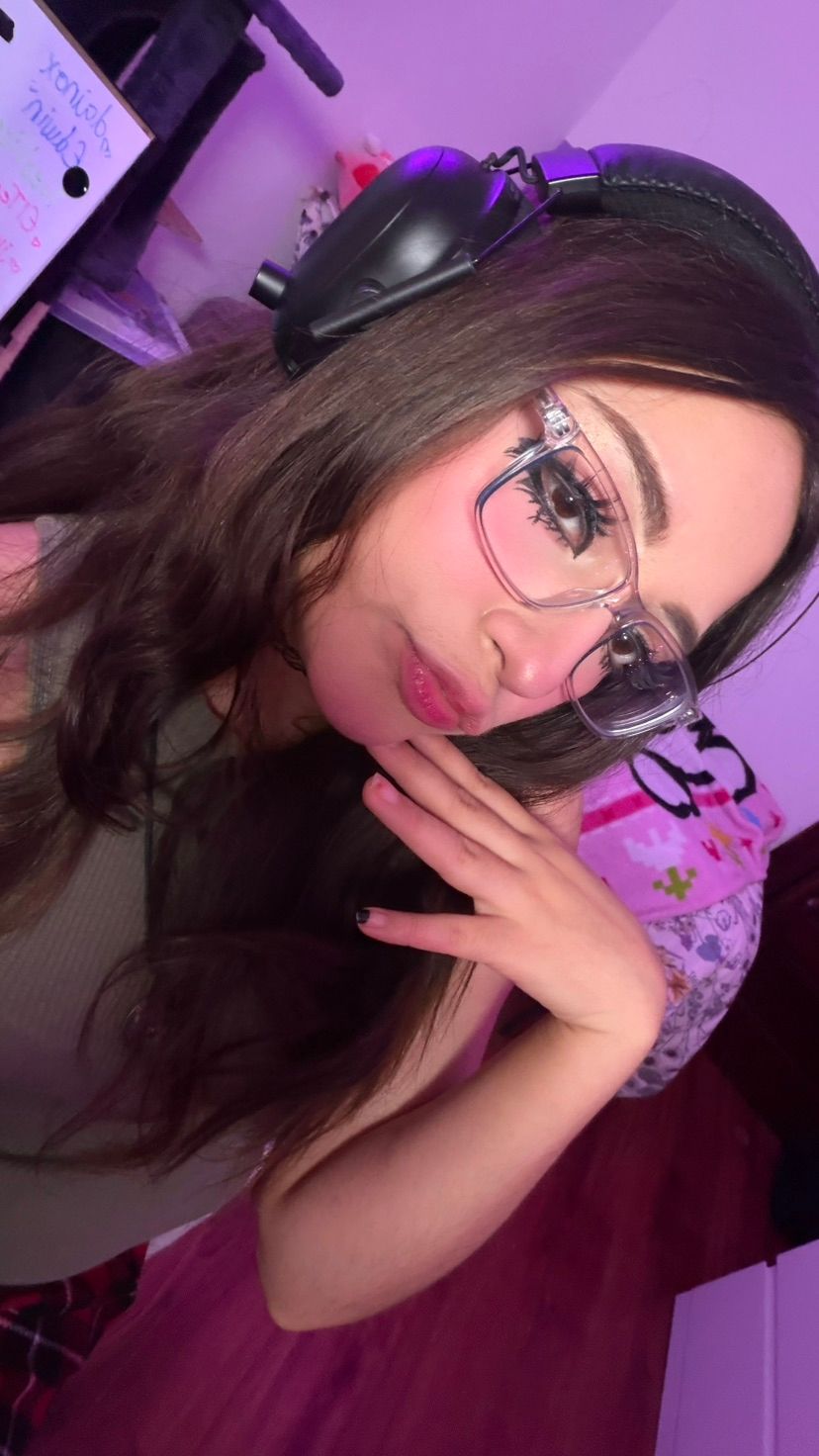 Avaible to play 🩷🥰