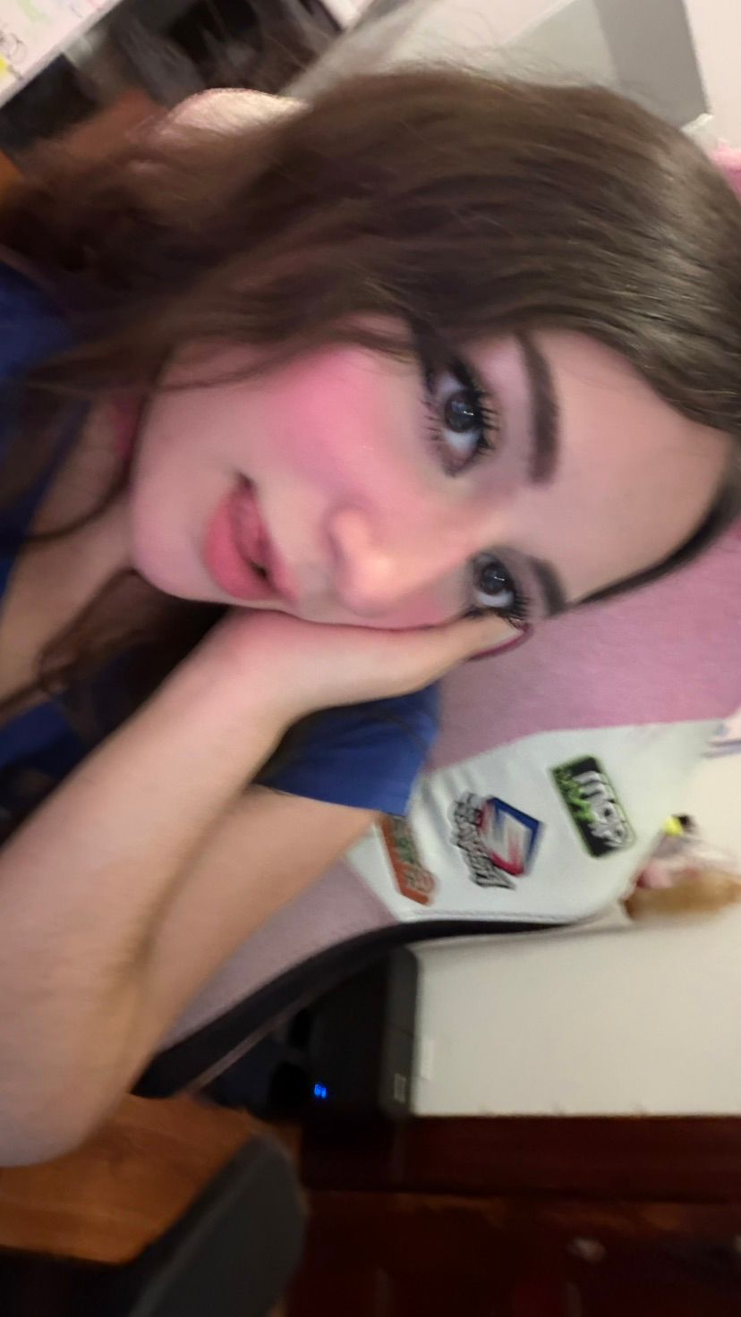 wanna play league? 💞