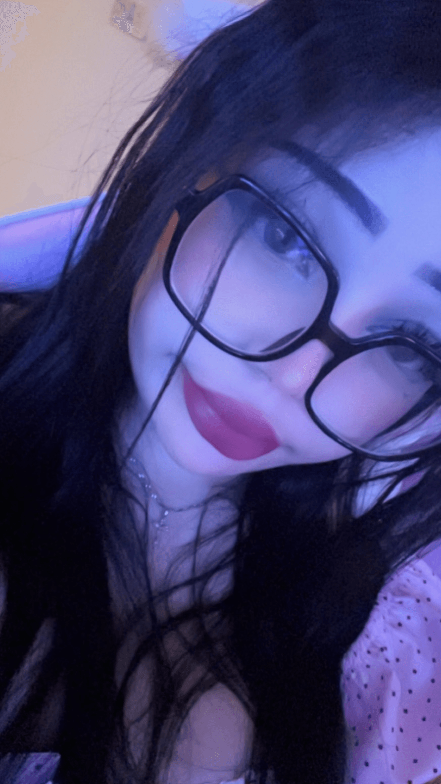 feel free to text me >.<