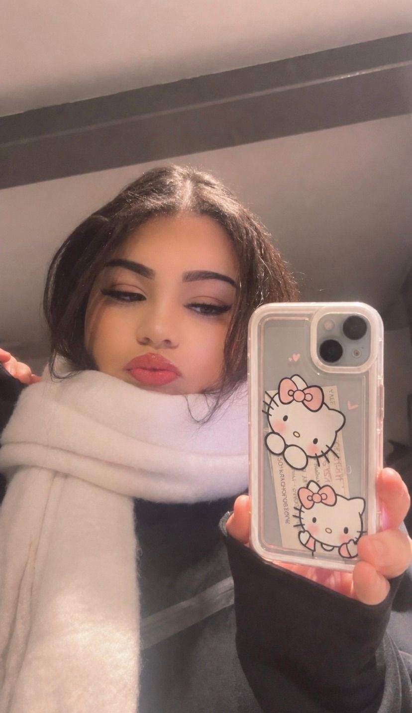 mirror selfieee >.<!