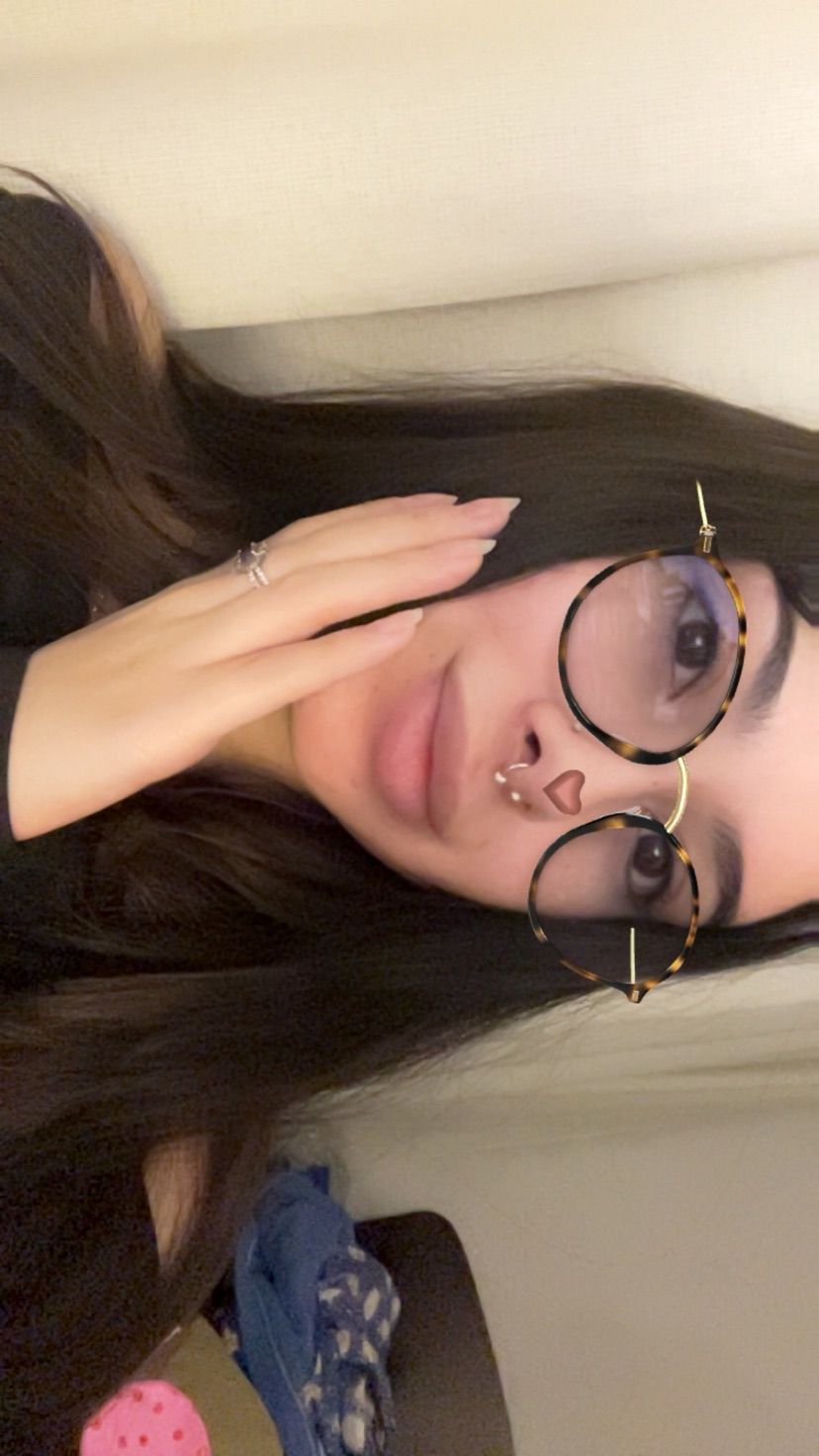 ✌🏻🙂‍↔️
