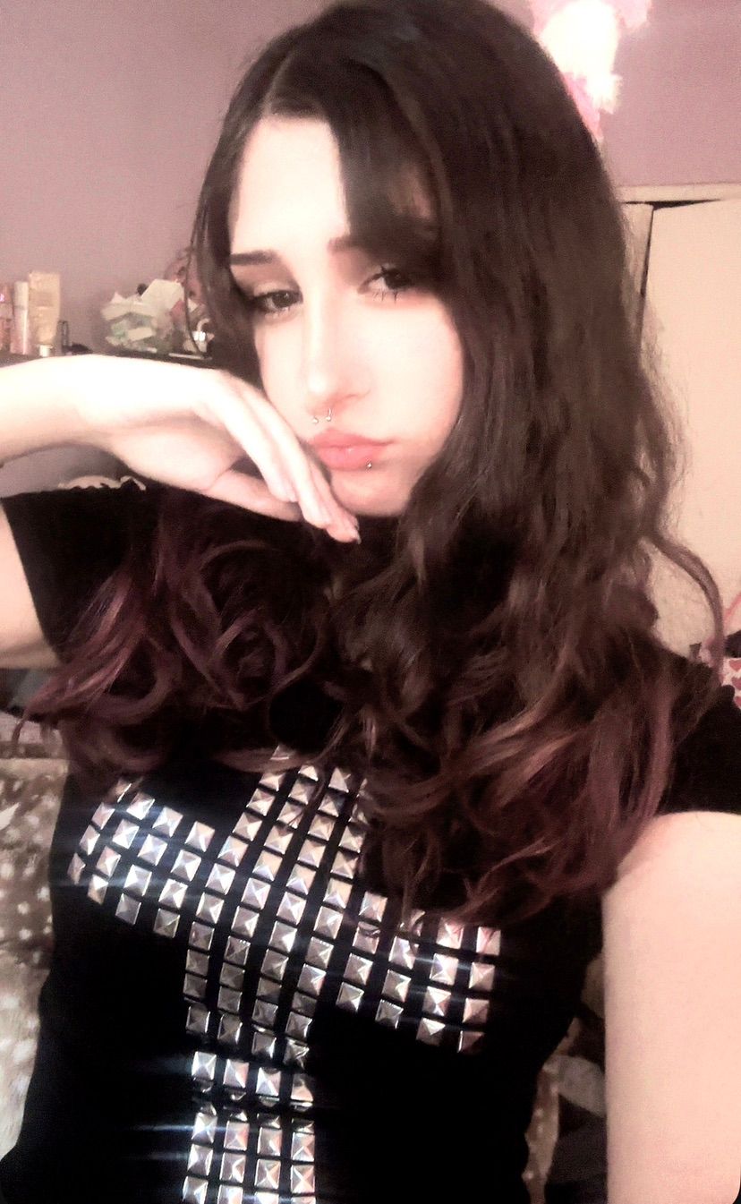who wants to play roblox?