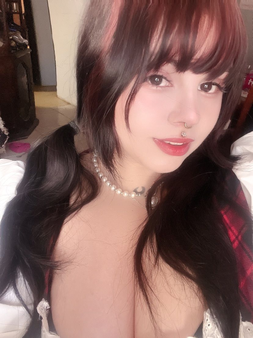 yop sin cosplay 😳