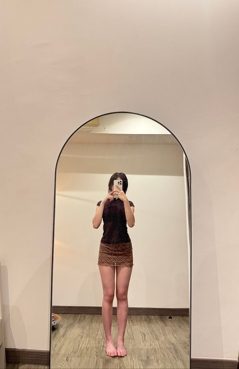 i need to clean my mirror more often (╥ ᴗ ╥)