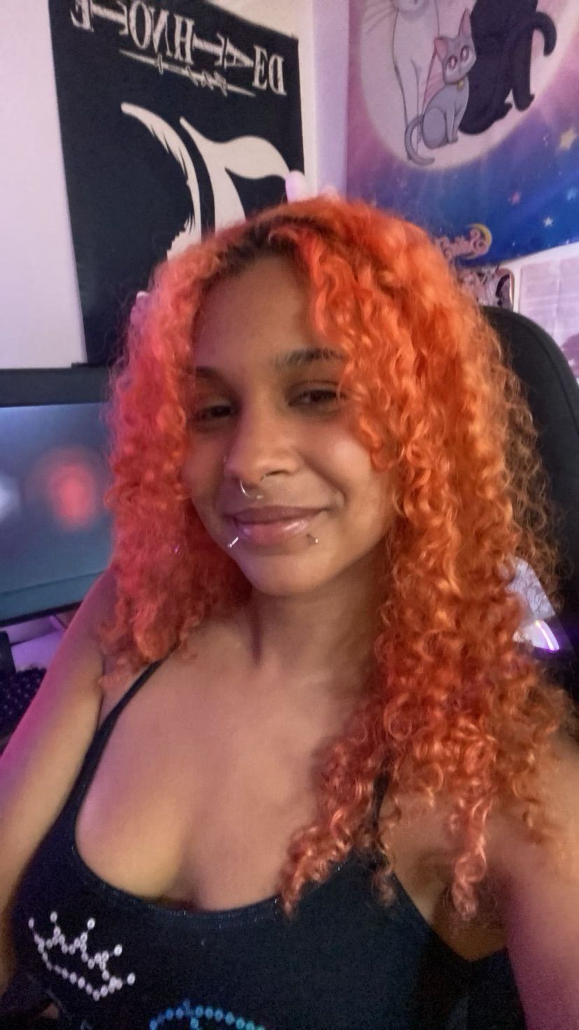 <3