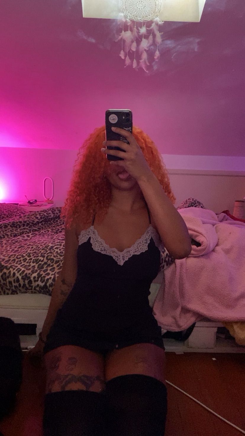<3