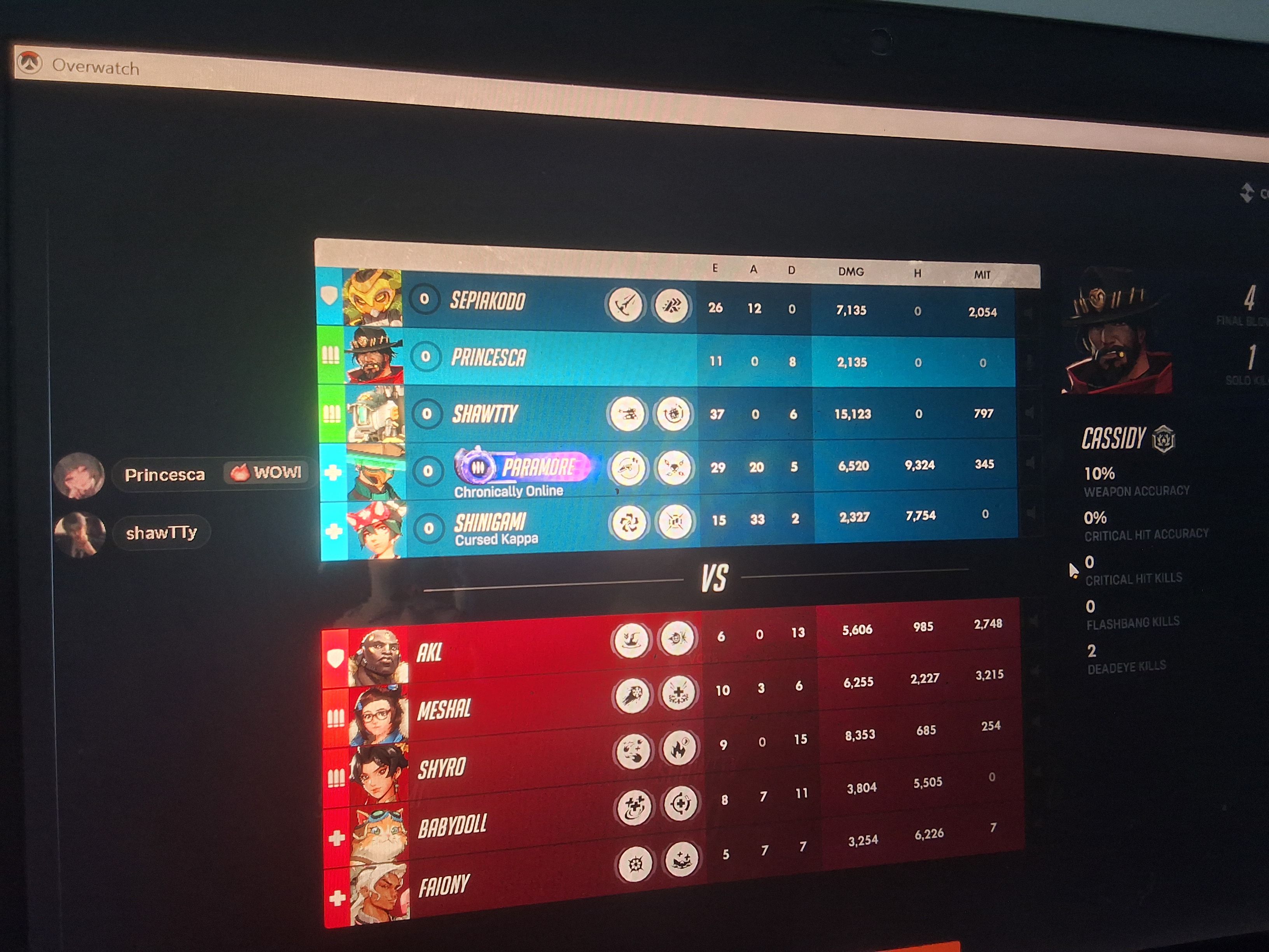 Playing overwatch for the first time :3
