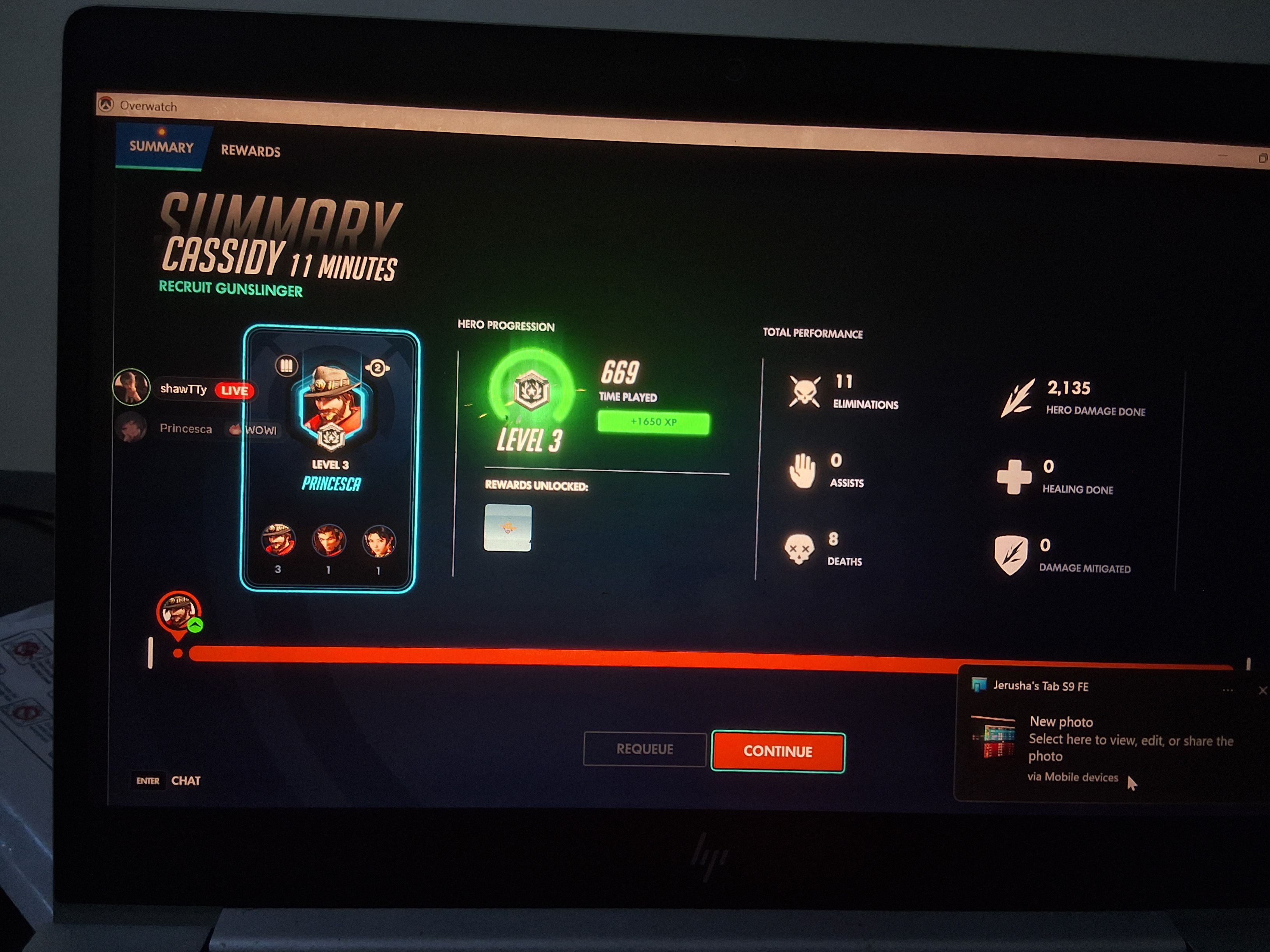 Playing overwatch for the first time :3