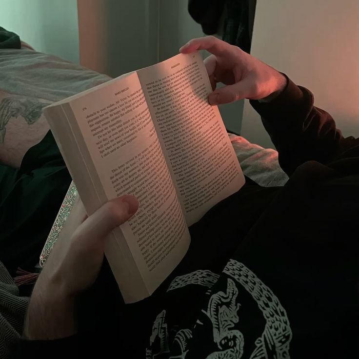 book readers where u at ?