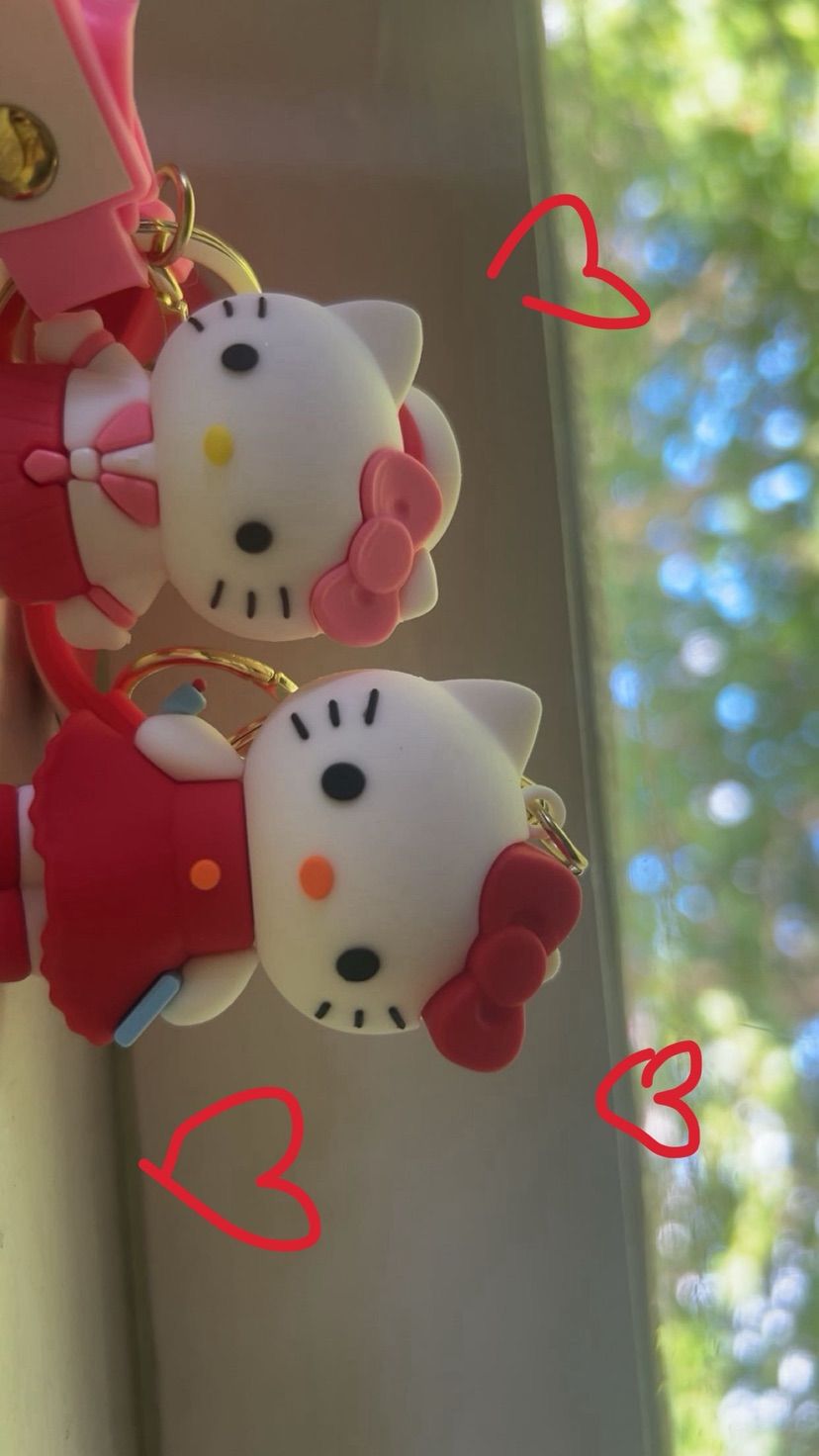 cuteee keychainsss >.<