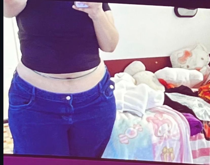selling selfies !!