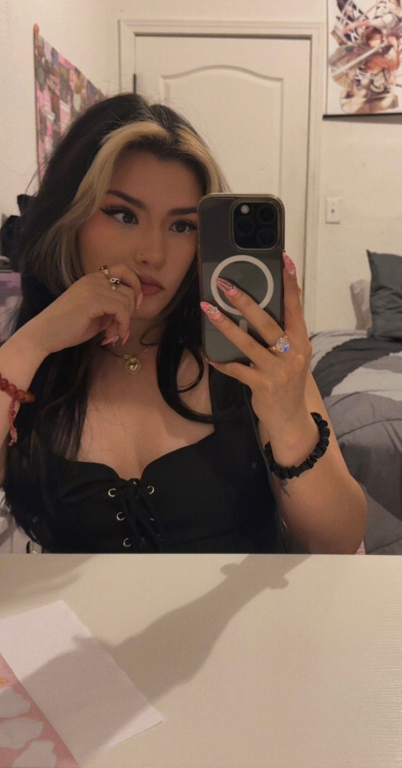 bored 🖤 text me?