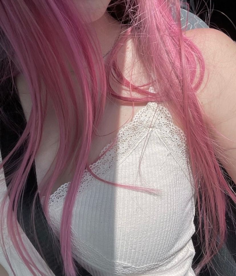 EChat, Selfies and Gaming!🎀