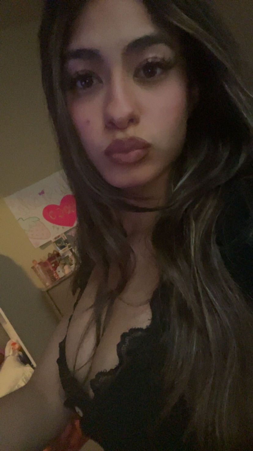 available pics/vids hit me up :3