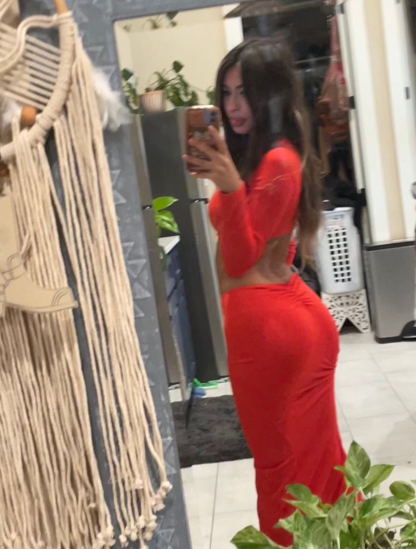 available for selfies/vids