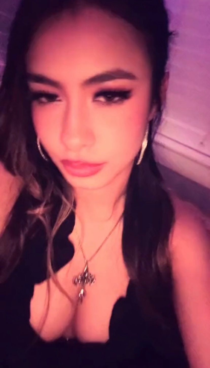 available selfies/vids